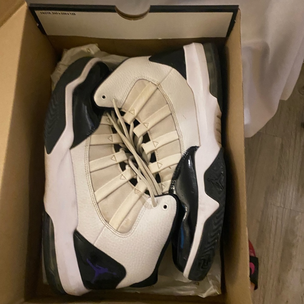 Jordan Max Aura